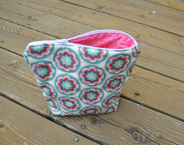 fabricsandflowers.blogspot.com