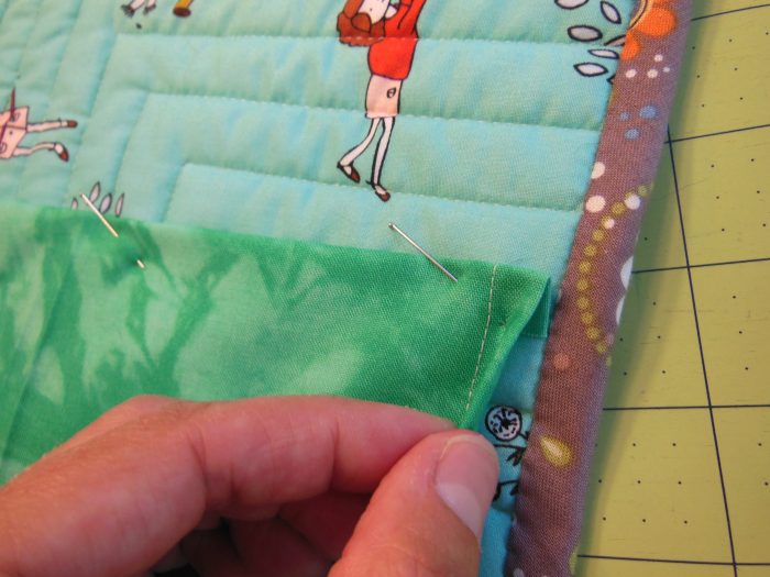 adding a hanging sleeve to a quilt