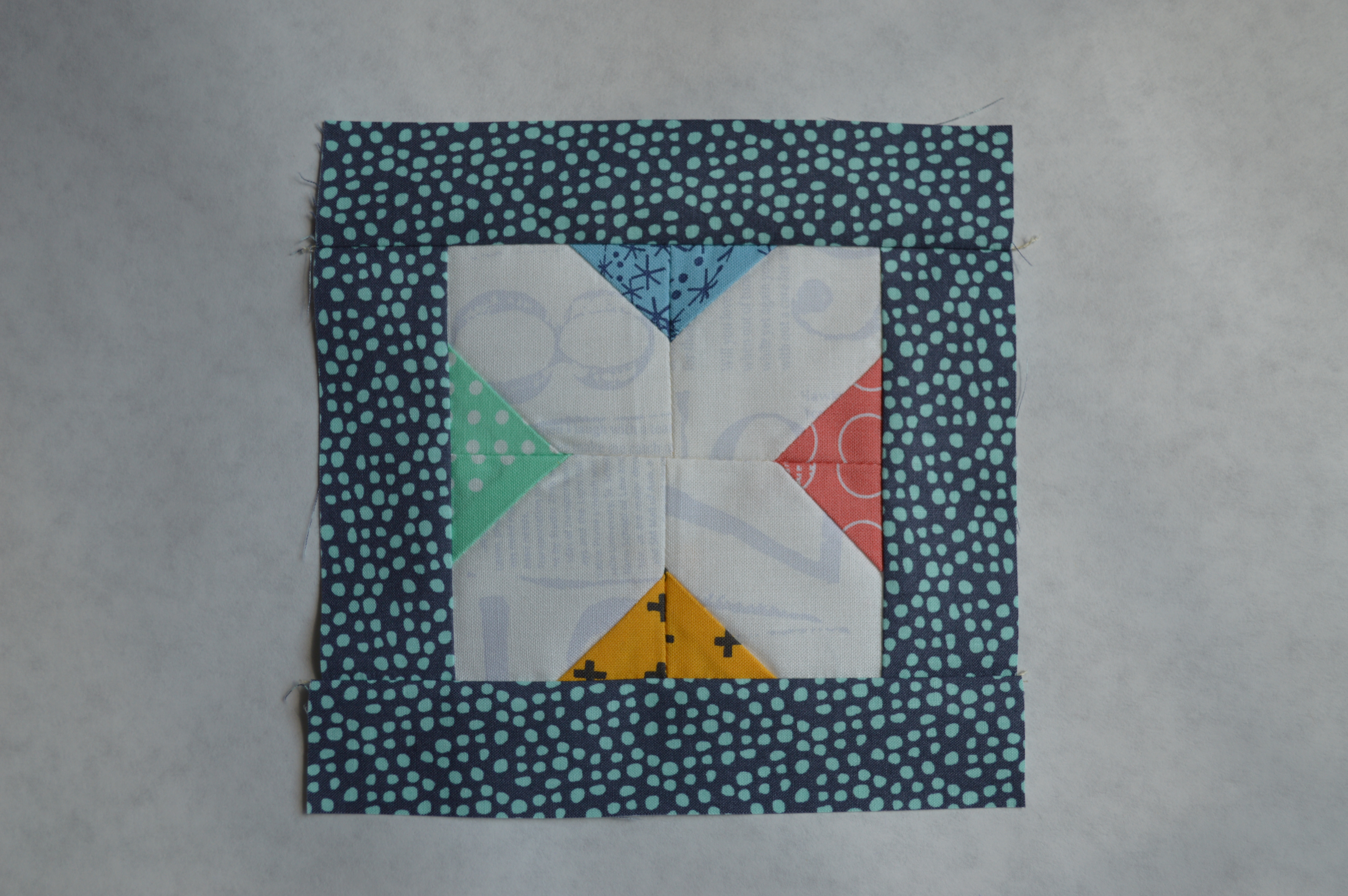 Super simple modern Sampler quilt, cross block tutorial, color girl quilts by sharon mcconnell