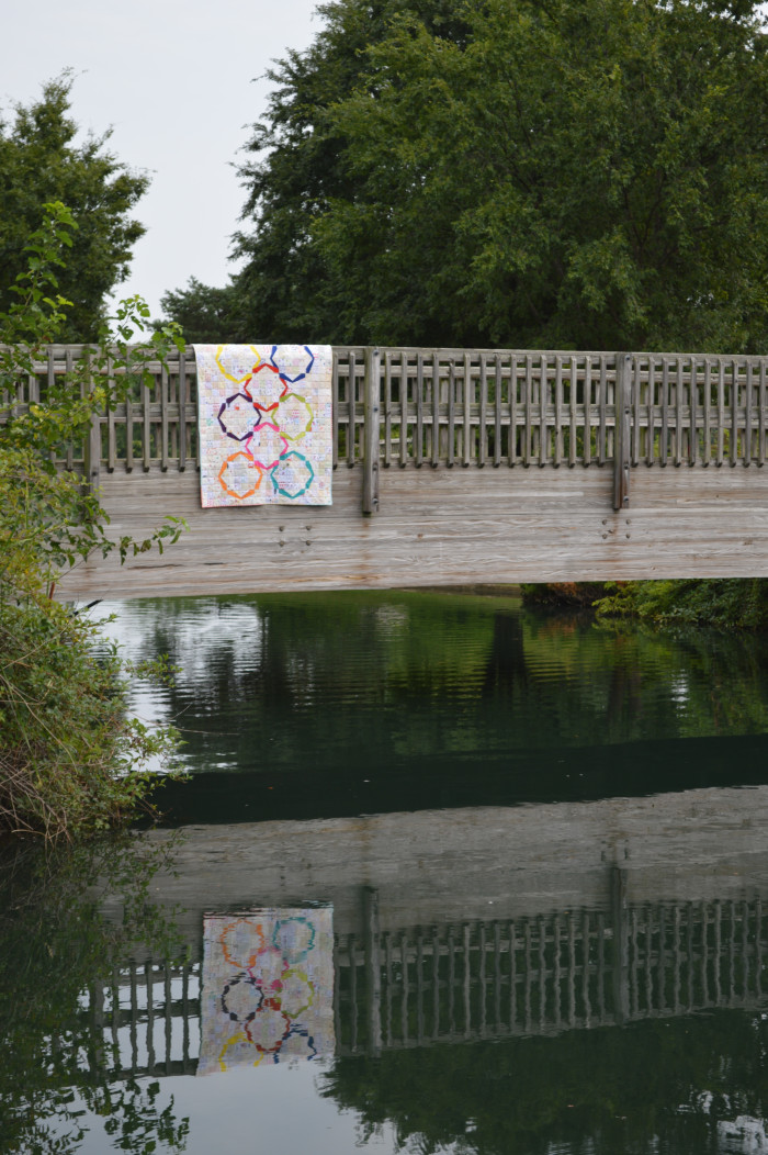 Hula Girl modern ring patchwork quilt, paper piecing, low volume