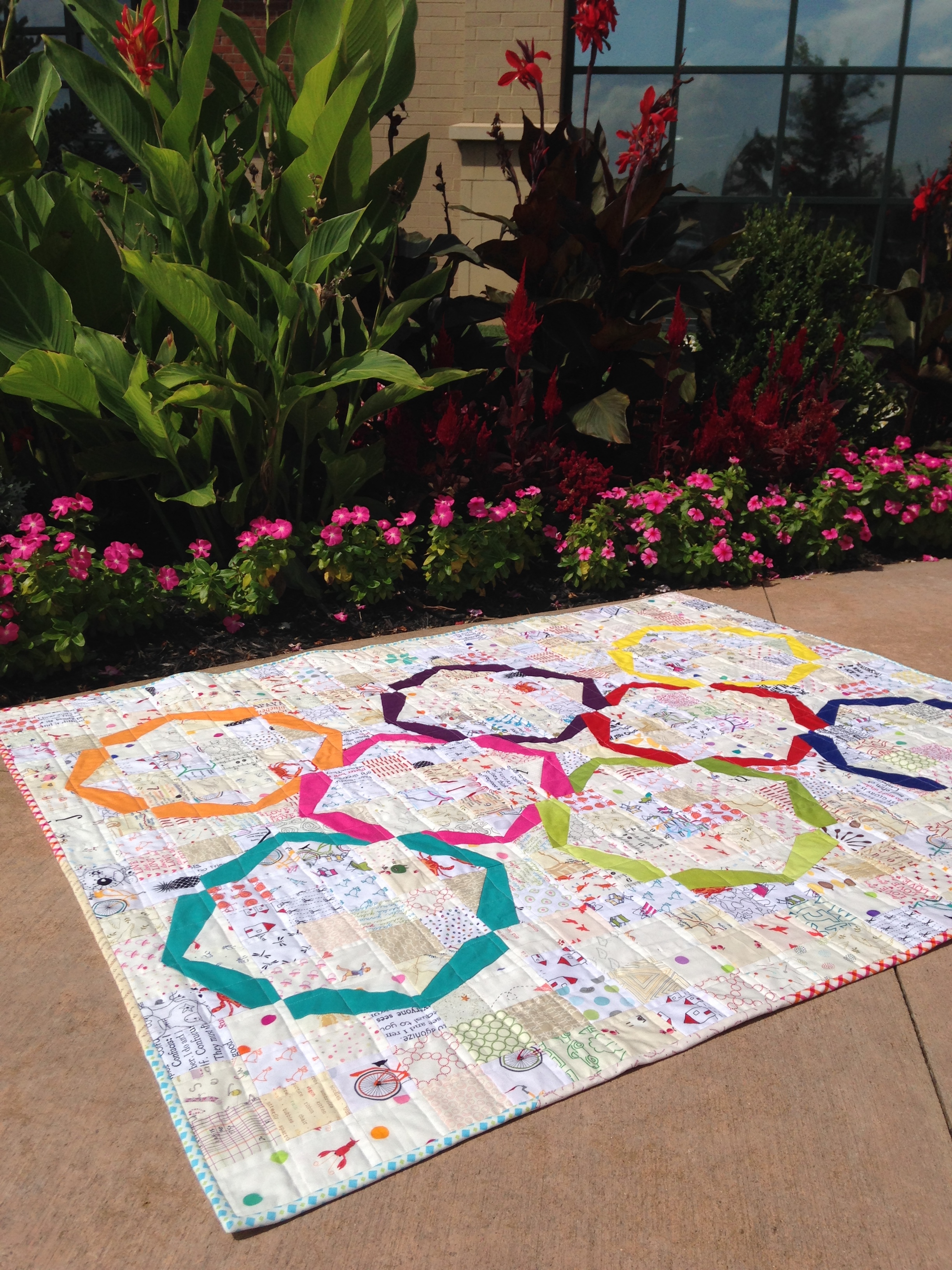 Hula Girl Quilt by Color Girl Quilts, modern ring quilt