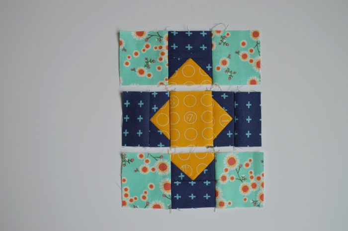 how to make a simple modern sampler quilt block