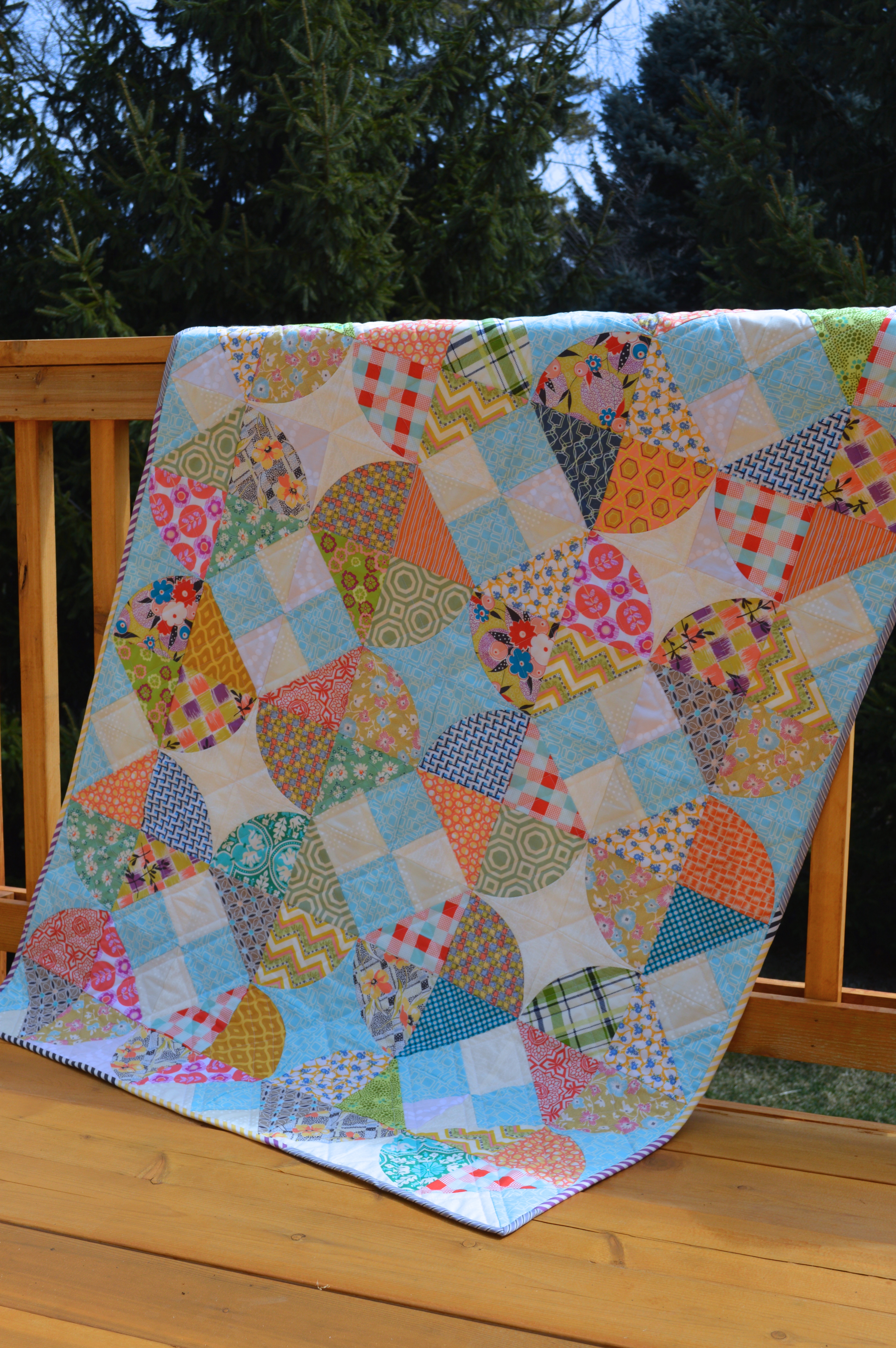 Tipsy curved piecing quilt pattern by Sharon McConnell