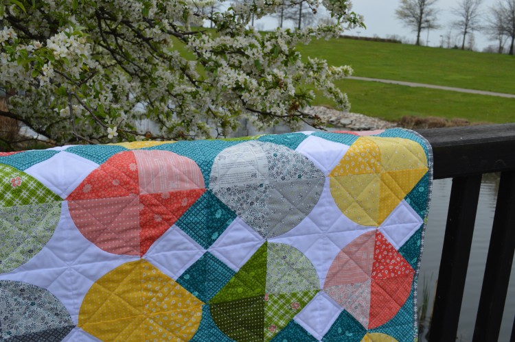 Tipsy easy curved piecing quilt by Color Girl