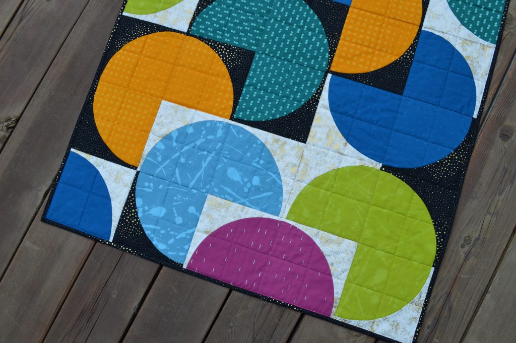 Classic Curves quilt, drunkards path mini quilt by Sharon McConnell