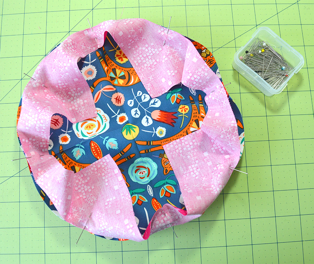 Sewing a full set in circle quilt block with Classic Curves Ruler, colorgirlquiltsblog.com