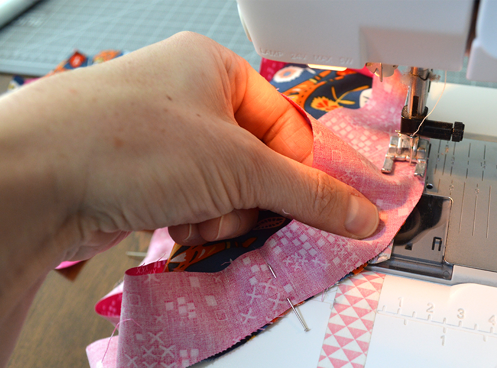 Sewing a full set in circle quilt block with Classic Curves Ruler, colorgirlquiltsblog.com