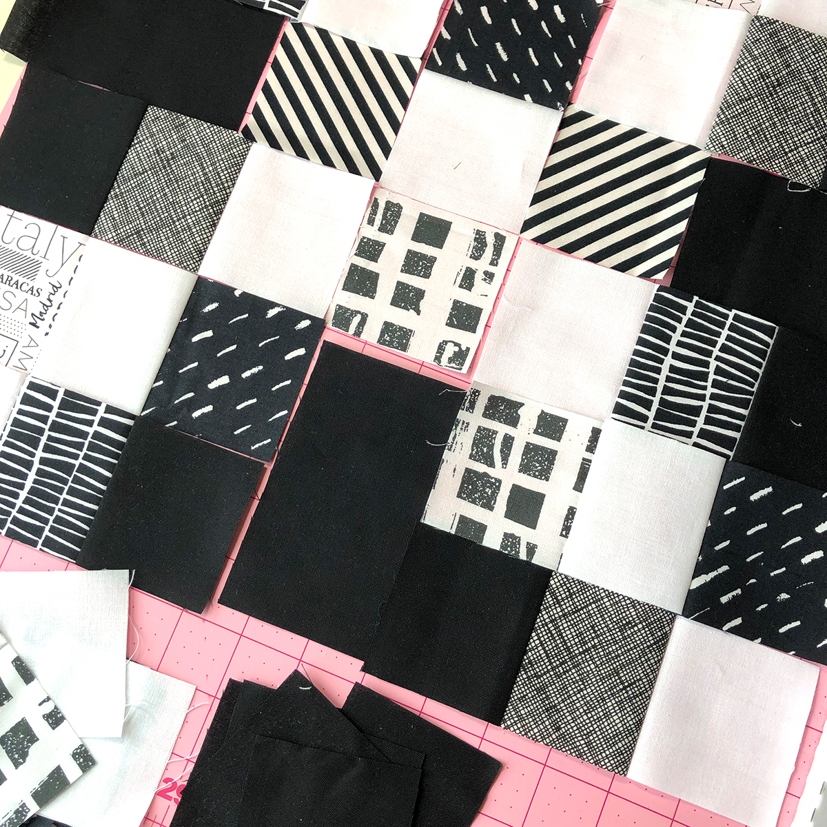 irish chain quilt block by Color girl Quilts with tutorial