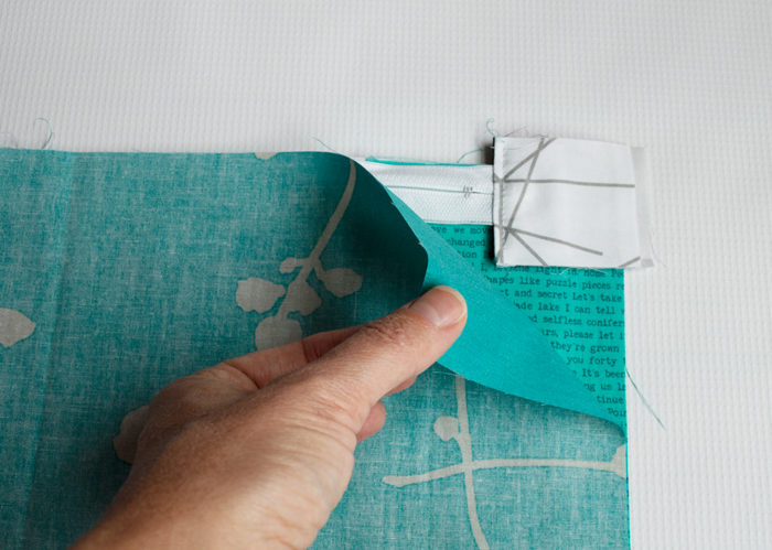 how to sew a zipper pouch by Color Girl Quilts