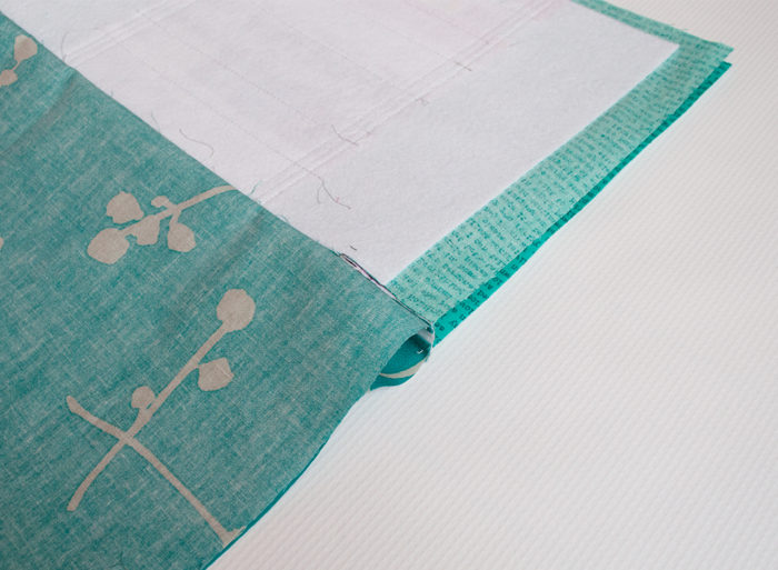 how to sew a zipper pouch by Color Girl Quilts