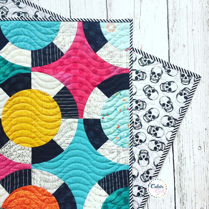 Black Jack curved piecing circle quilt by Color girl Quilts